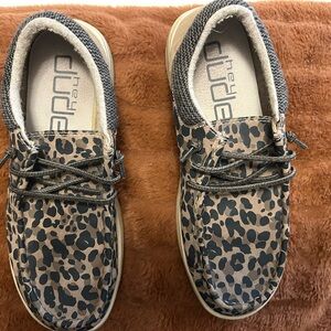 Hey Dudes cheetah print leather slip ons like new
